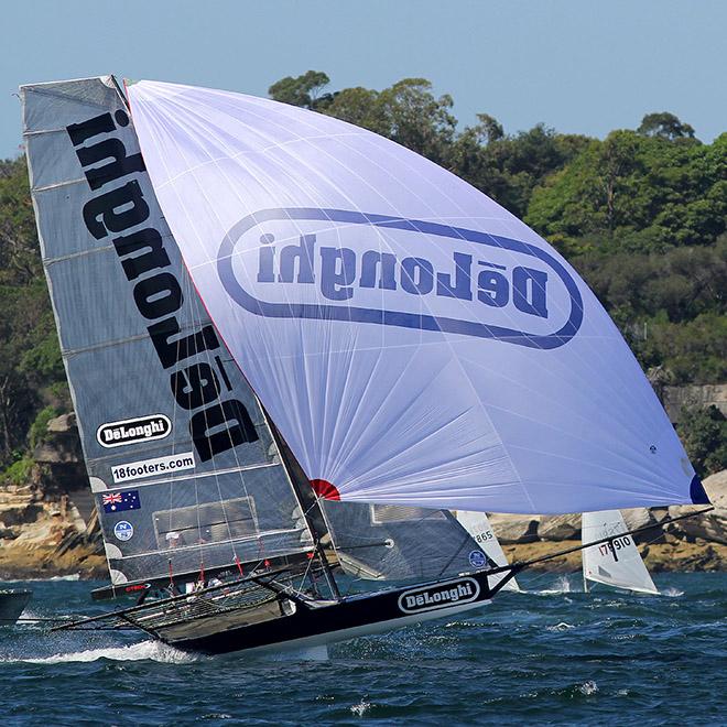 De'Longhi powers into Rose Bay on the first spinnaker run - 18ft Skiffs: Queen of the Harbour & Alice Burton Memorial Trophy 2017 © 18footers.com